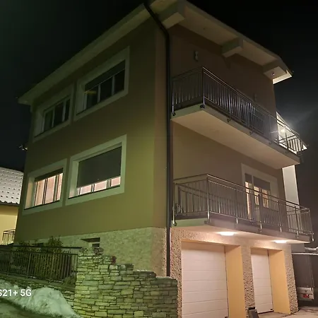 Maitschern Apartmán *